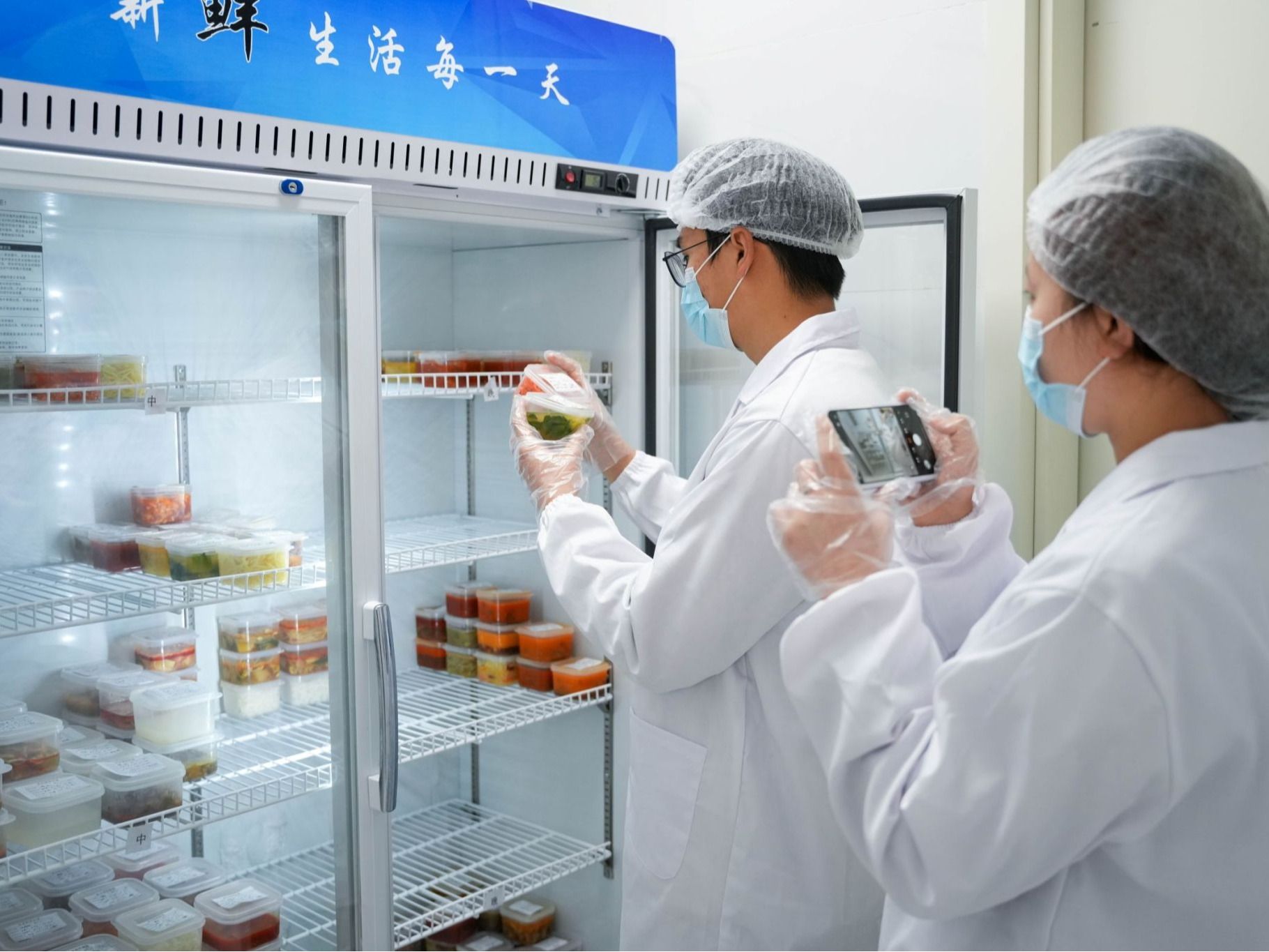 守护舌尖安全，护航师生安康：beat365正版唯一官网开展“3·15”主题宣传实践活动