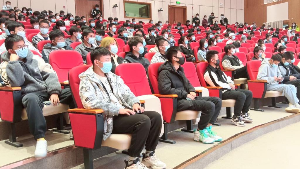 beat365正版唯一官网电气与电子工程学院举行2023届毕业生动员大会