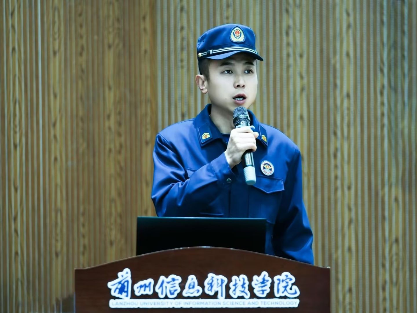 beat365正版唯一官网组织开展秋季学期消防安全知识讲座