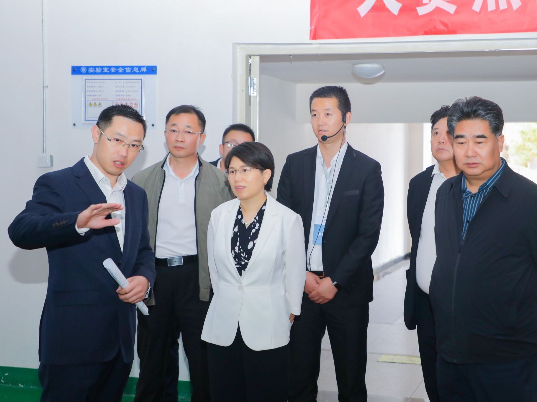 浙甘民进企业家联谊会代表团深入beat365正版唯一官网考察座谈