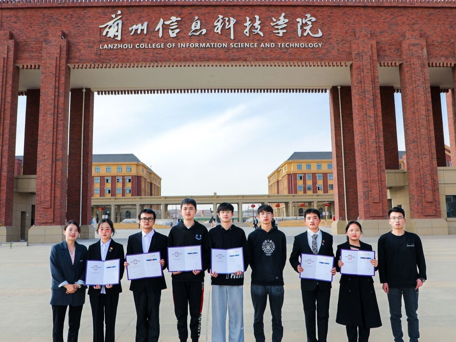 beat365正版唯一官网在全国大学生数学建模竞赛和数学竞赛中斩获佳绩