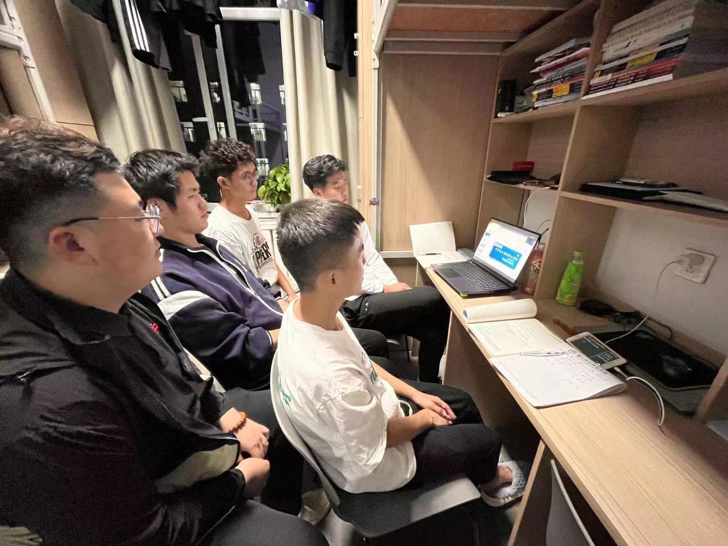 beat365官网邀请专家开展医校联盟大学生心理健康大讲堂之疫情心理调适主题讲座