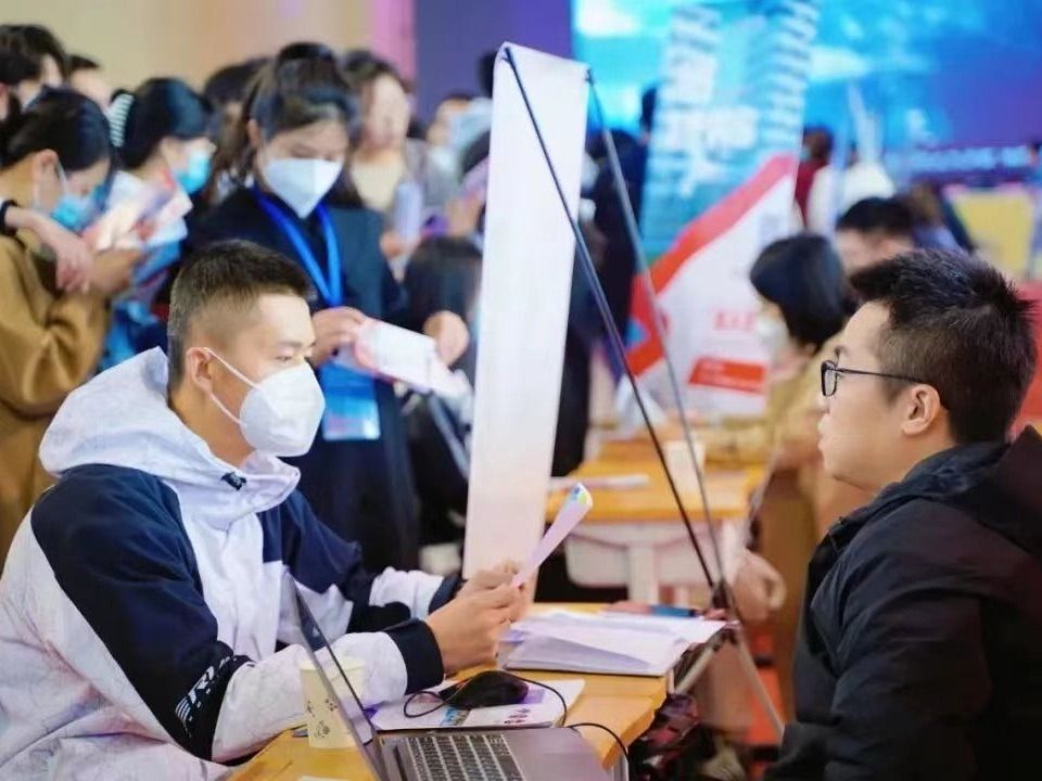 办学荣誉 | beat365正版唯一官网获评“甘肃省大学生就业工作示范性高校”